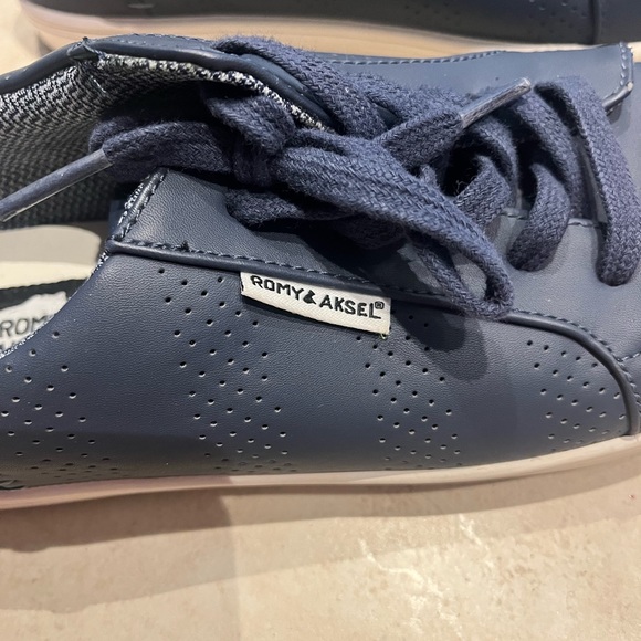 Boys lace up casual shoes - Picture 6 of 9